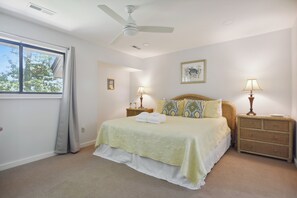 2 bedrooms, iron/ironing board, free WiFi, bed sheets - Greens Villa #108 - 2 bedrooms Near Ocean (Hilton Head Island)
