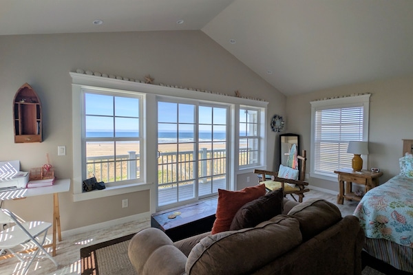 desk and balcony in upstairs bedroom - try and get work done while you're enjoying the view