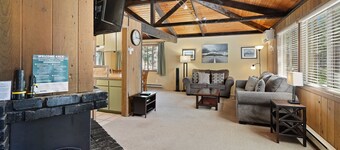 7 Grizzly - 2 minuutin kävelymatka kylään & SHARC, ilmastointi, SHARC-passit, poreallas, polkupyörät, päivitetty