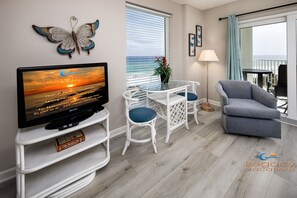 TV - SC 601 - Low Frills Beachfront Condo With Amazing Views! Budget Friendly! (Fort Walton Beach)