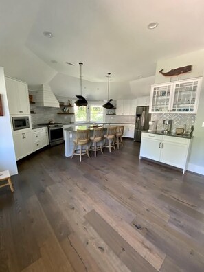 Fridge, microwave, oven, stovetop - ONE PRIME WEEK, Aug. 16-23, NOW AVAILABLE (West Cape May)