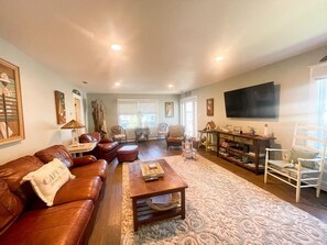 TV, fireplace, books - Last minute cancellation! Price reduced! (West Cape May)