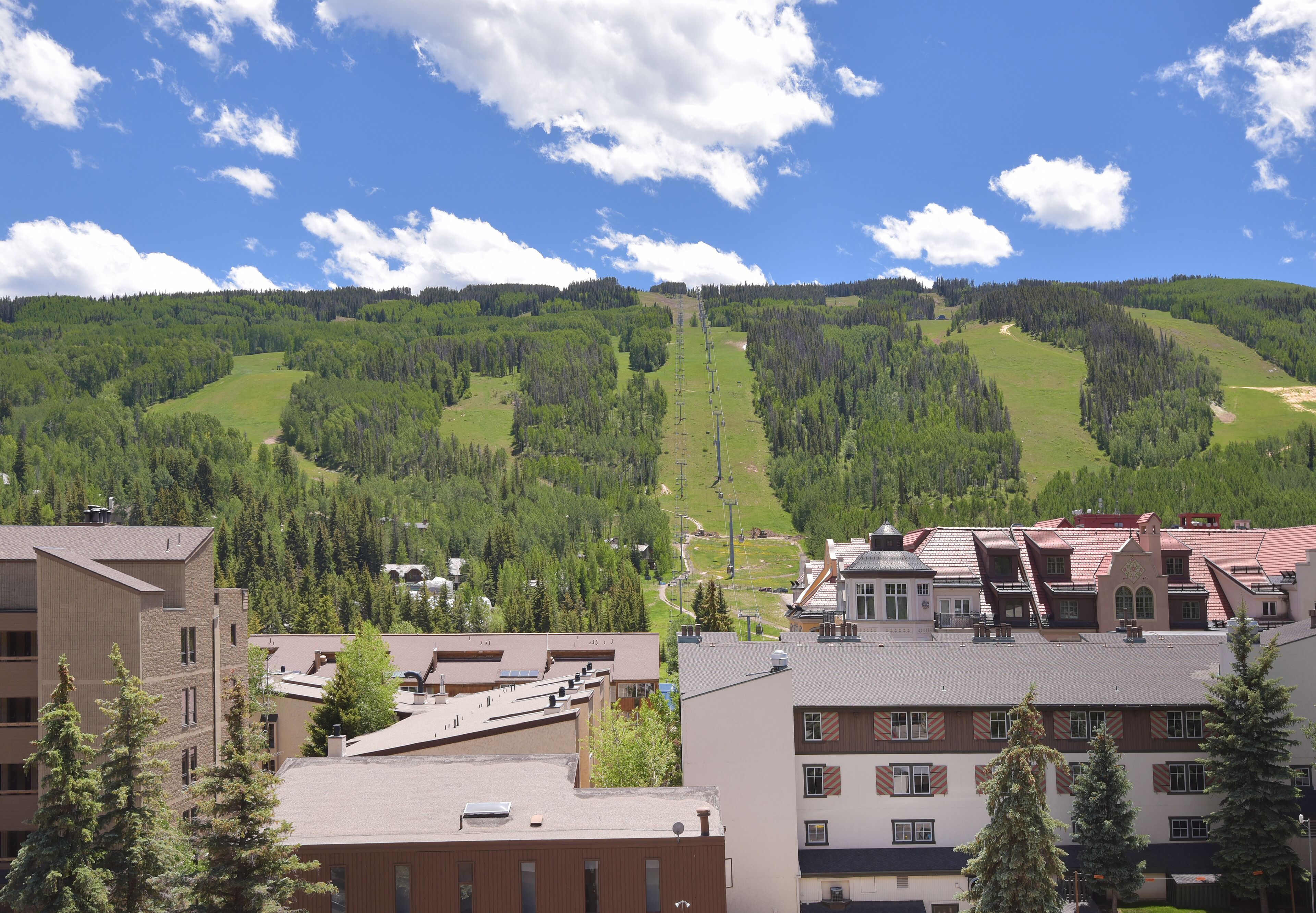 Lionshead Village Condo With Mountain Views, Hot Tubs, Short Walk to Gondola