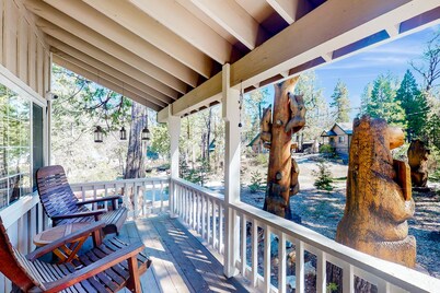 Cozy Home w/ Spacious Decks - Long Driveway for Boat Parking - One Mile to Town