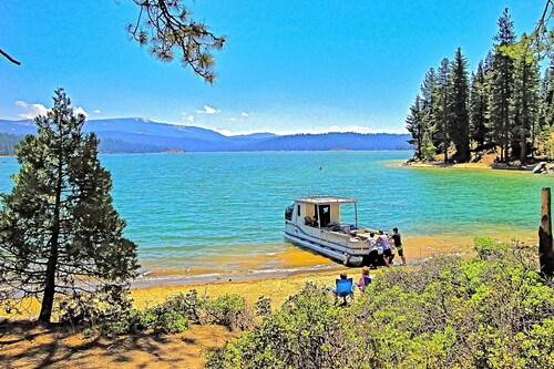 Cozy Home w/ Spacious Decks - Long Driveway for Boat Parking - One Mile to Town