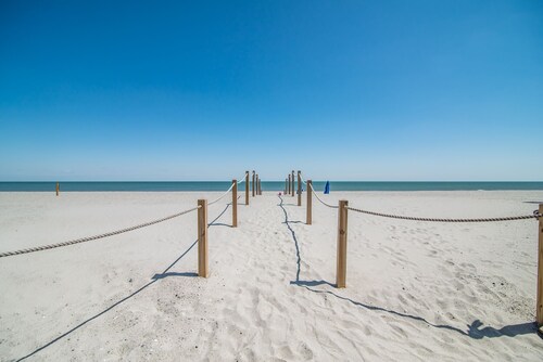 *McInnes 762* 5 bedroom ocean front home on the South End of Pawleys!