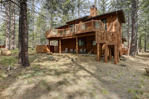 7 Cedar - Gorgeous & Peaceful! Hot Tub, A/C, SHARC Passes, Bikes