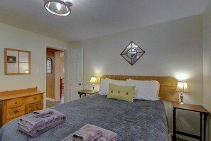 3 chambres, fer et planche à repasser, Wi-Fi gratuit, draps fournis