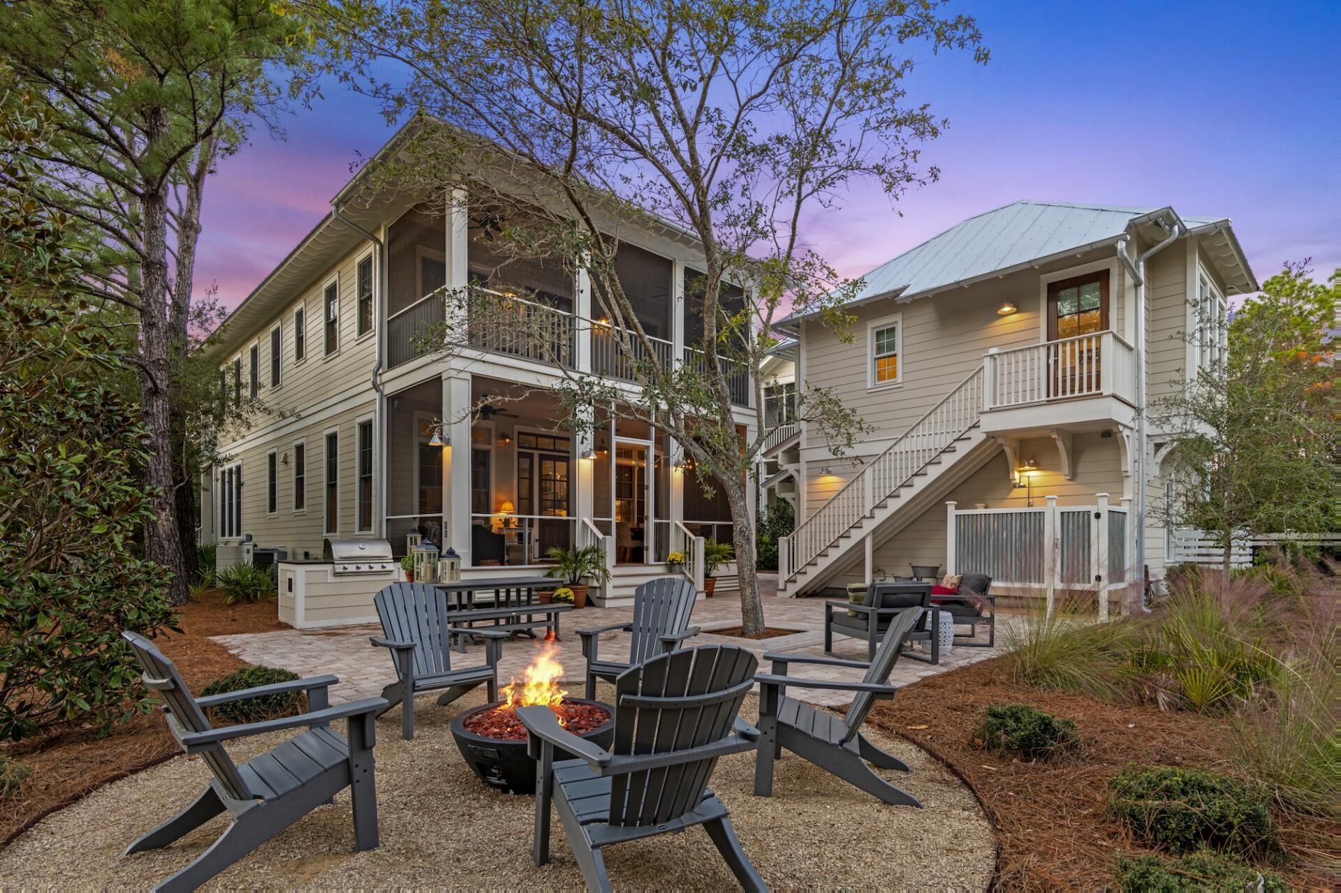 Fall Availability! Cozy, Chic Cottage across from Camp Watercolor! Gourmet Kitchen & Gas Grill!