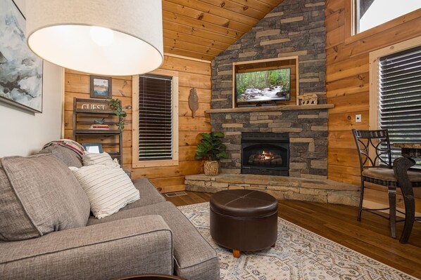 Smart TV, fireplace
