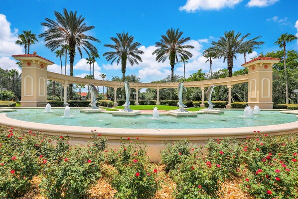 Beheizter Pool, Liegestühle