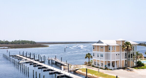 Marina - Gulf Breeze Condo #208- Private Ramp! WiFi! Docks to be completed May 2026! (Steinhatchee)