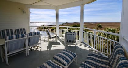 Gulf Breeze Condo #208- Private Ramp! WiFi! NO DOCK THIS SCALLOP SEASON!