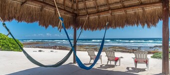 Belle maison 4 BR en bord de mer avec piscine sur Tankah Tres Beach près de Tulum!