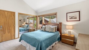 2 chambres, fer et planche à repasser, Wi-Fi gratuit, draps fournis