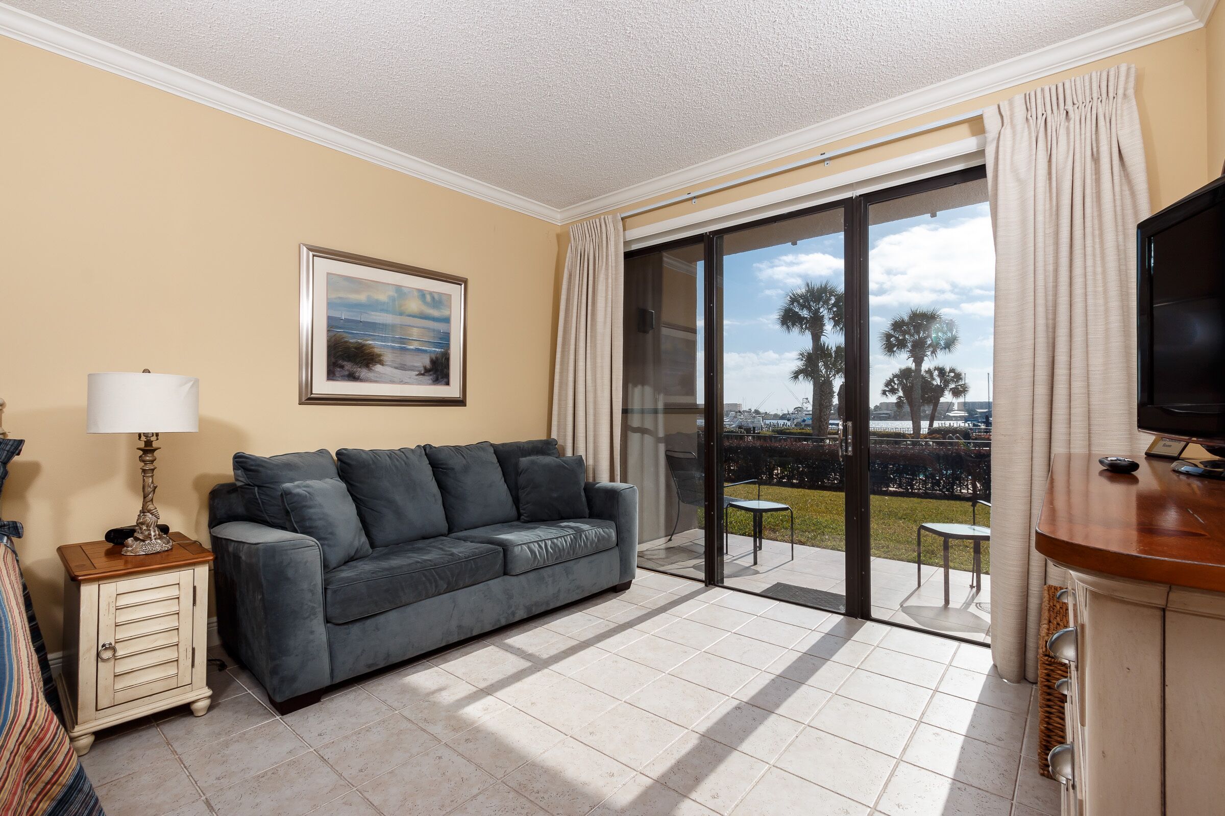 PB A115 - Cozy Poolside Condo On The Sound - Close to Beach and Attractions!