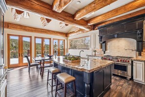 Fridge, microwave, oven, stovetop - Experience luxury at Clowsgill Holme, a spacious 5-bedroom retreat in Breckenridge! (Breckenridge)