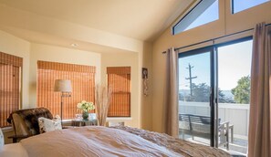 3 bedrooms, iron/ironing board, internet, bed sheets