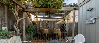 Hilltop Haven - Seaside House - Views, Views, Views!