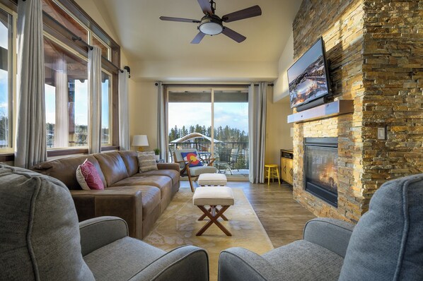 Smart TV, fireplace, DVD player