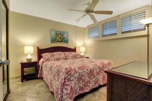 1 bedroom, iron/ironing board, free WiFi, bed sheets - Oceanfront Paradise: Kihei Surfside #205 – Breathtaking Views! (Kihei, Maui)