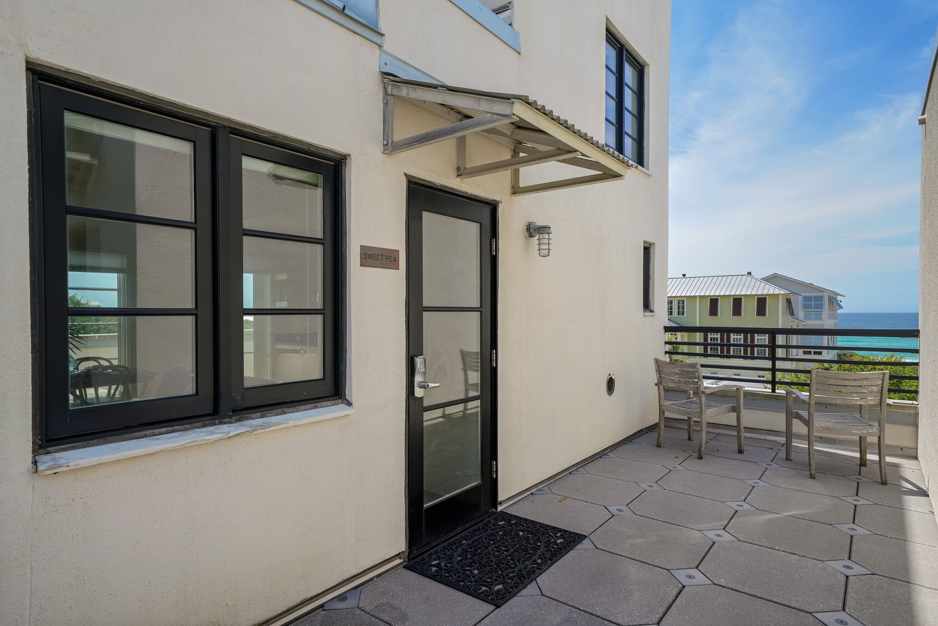 ROOFTOP PANORAMIC GULF VIEWS, ACROSS FROM BEACH IN SEASIDE, Sweet Pea for 4