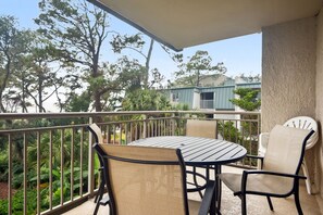 Outdoor dining - Ocean One 323 - Oceanfront 3rd Floor Condo (Hilton Head Island)