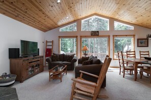 TV, fireplace, DVD player