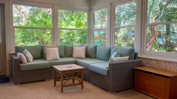 Smart TV, DVD player