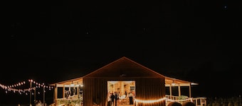 Broadwing Farm Cedar Cabin- Hot Tub with Fresh, Hot Mineral Water - 85 Acre Farm