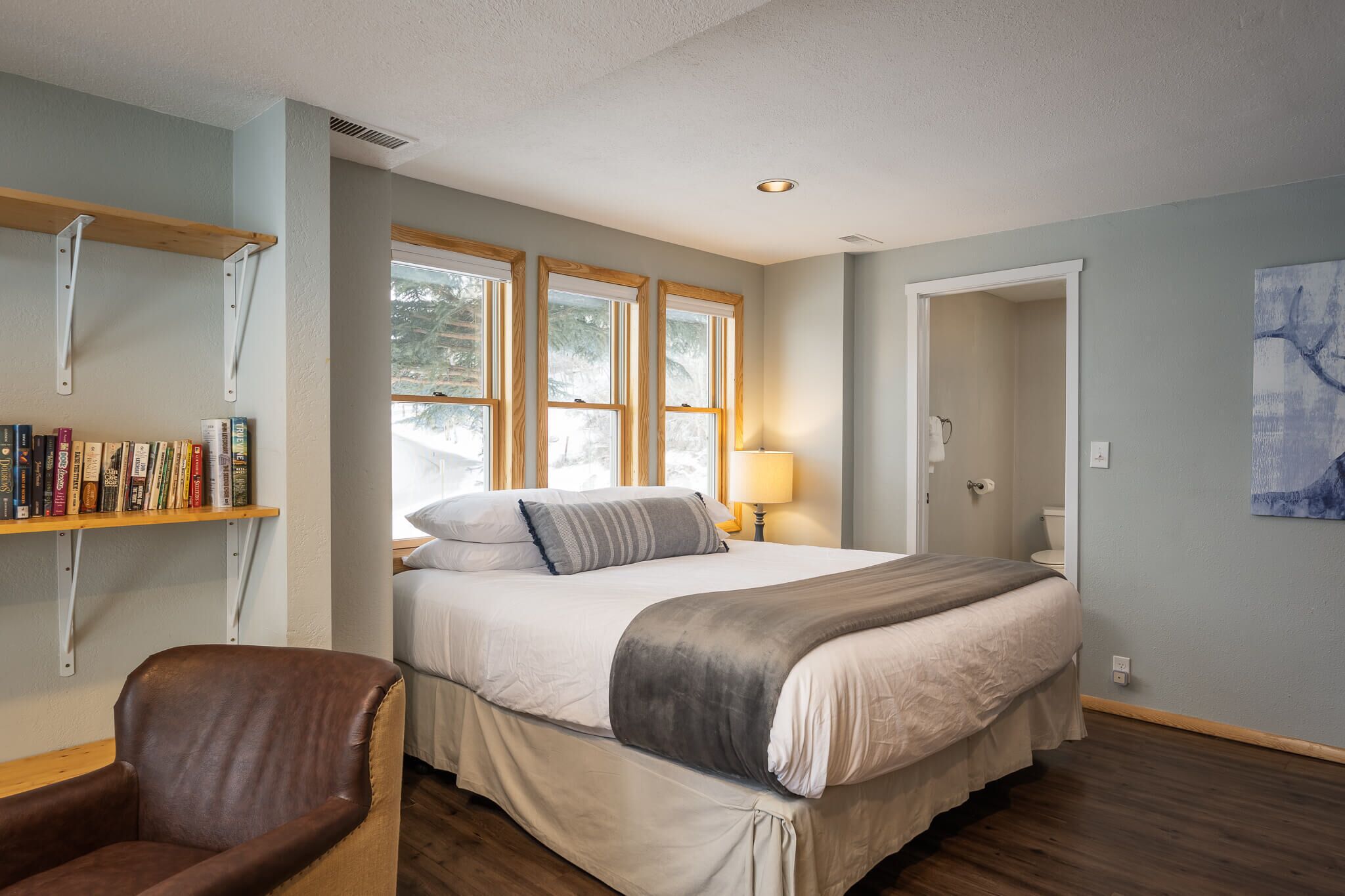 5 chambres, fer et planche à repasser, lit parapluie, Wi-Fi gratuit