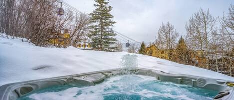 Bañera de hidromasaje exterior