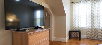 Onlangs gerenoveerd 3e verdieping 3BR appartement
