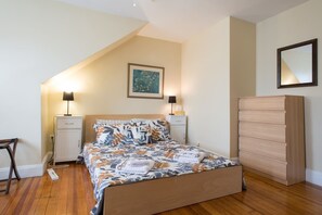 3 chambres, fer et planche à repasser, accès au Wi-Fi (inclus)