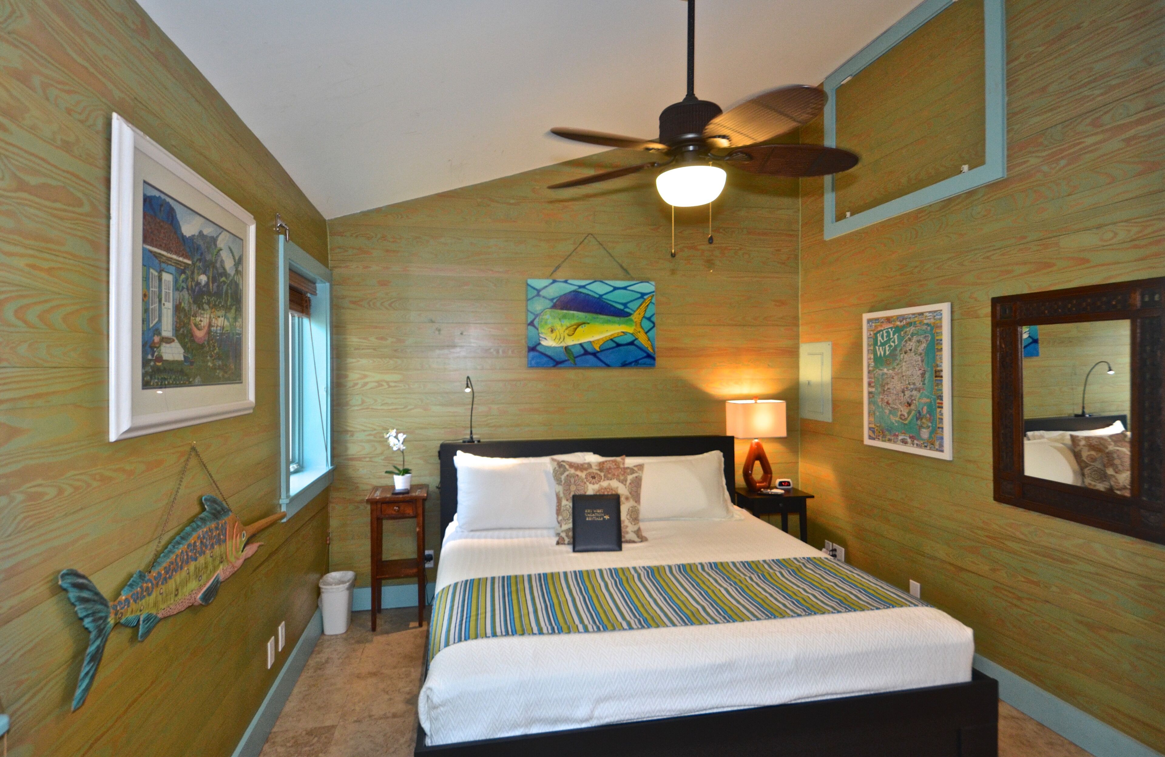 Cozy, dog-friendly suite in the heart of historic Key West with kitchenette & AC