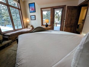 5 bedrooms, iron/ironing board, WiFi, bed sheets