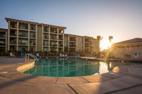 Pool - Ground Floor | Full Kitchen | Kokopelli Suite (Saint George)