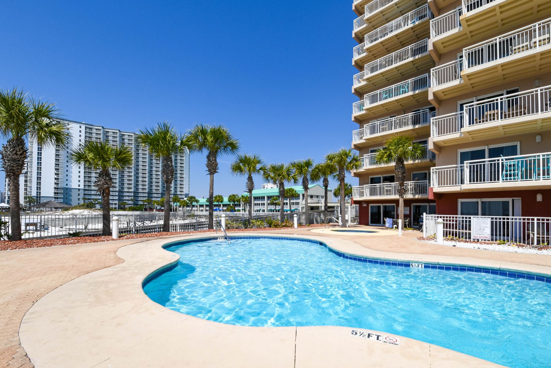 Destin Towers Pool