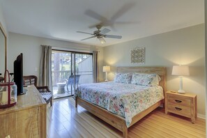 4 bedrooms, iron/ironing board, travel cot, free WiFi - 1403 S. Beach Villas- Steps to the Beach & South Beach Marina. (Hilton Head Island)