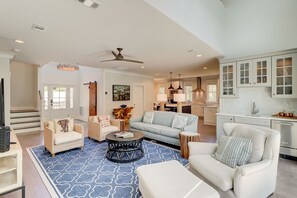 Smart-tv, dvd-spelare och bordsfotboll