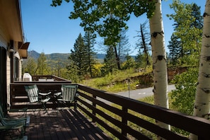 Property grounds - Townhome just a Short Walk to Slopes at Purgatory Ski Resort, WiFi, Grill (Durango)