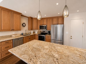 Fridge, microwave, oven, stovetop - Townhome just a Short Walk to Slopes at Purgatory Ski Resort, WiFi, Grill (Durango)
