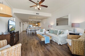 Fernseher, DVD-Player, Tischtennisplatte