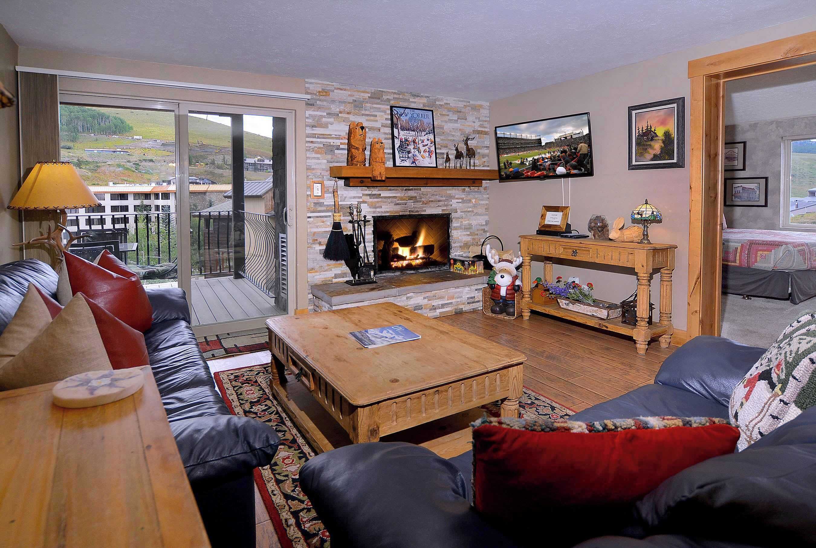 TV, fireplace, offices