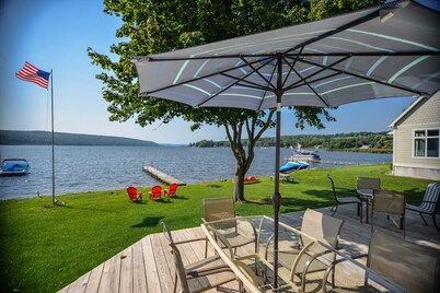 Captain Jacks II: Lakeside tranquility!