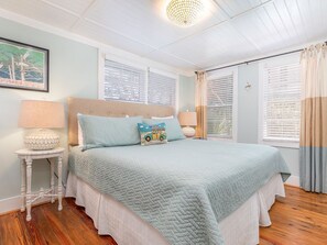 2 bedrooms, iron/ironing board, internet, bed sheets