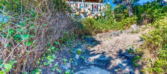 Home with Guest Cottage & Private Hot Tub - Close Beach Access, Dogs OK