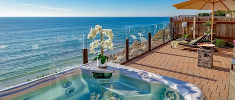 Bañera de hidromasaje al aire libre