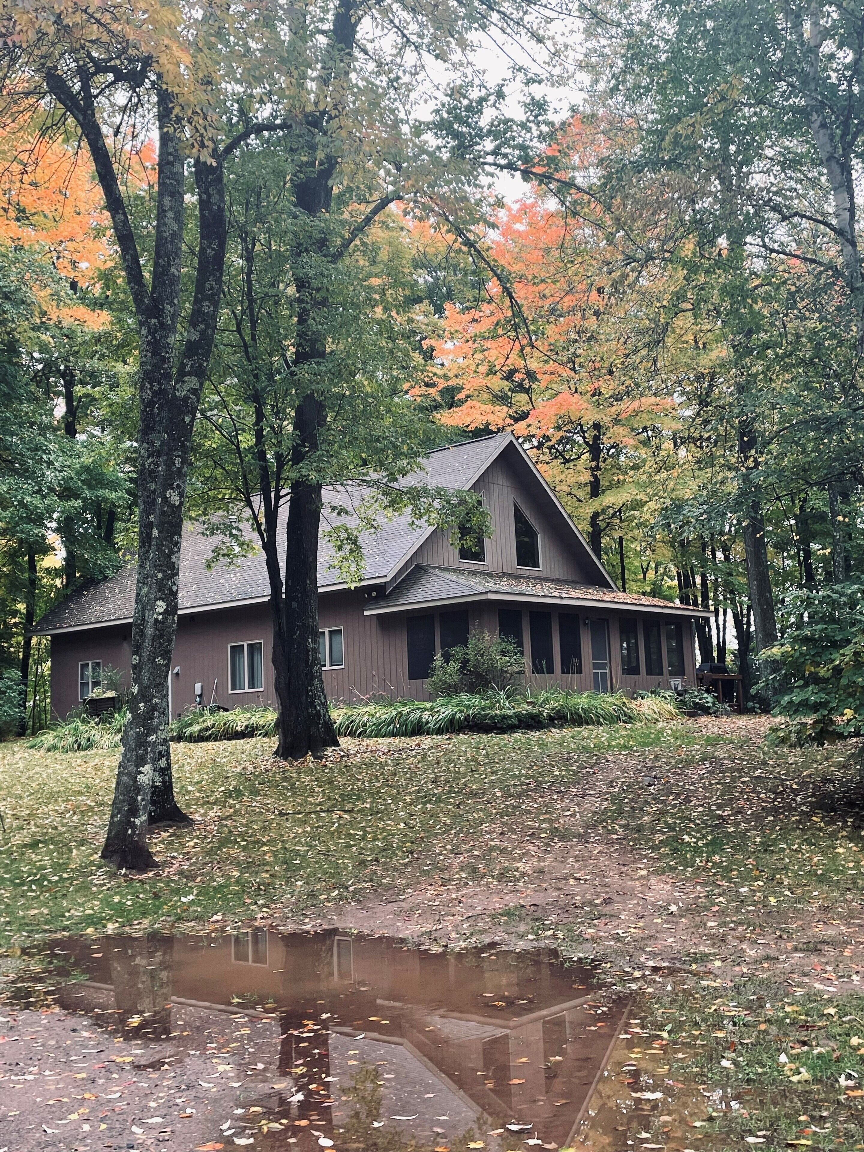 Taylor Lake Point An escape in the woods and available for shorter stays!