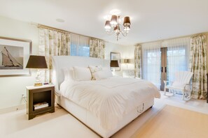 3 chambres, fer et planche à repasser, draps fournis